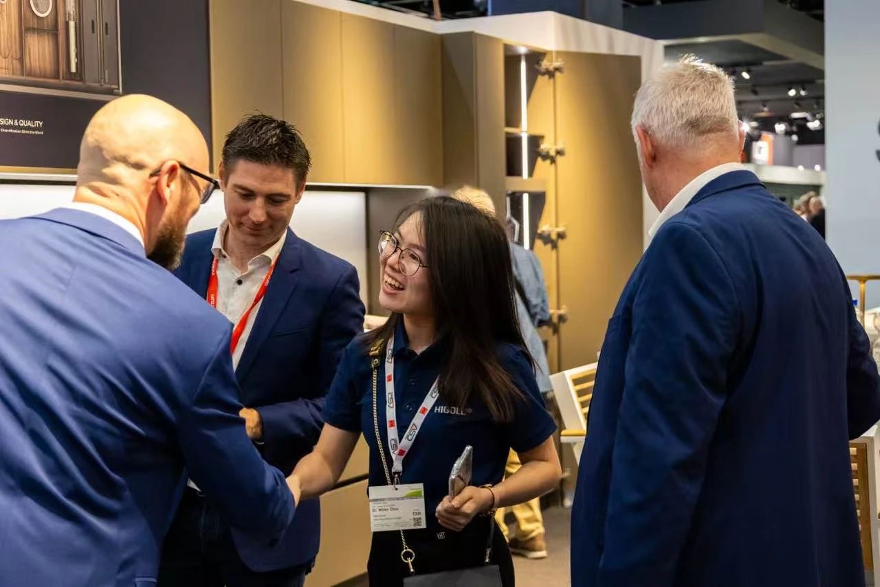 ¡Brillando en el Escenario Mundial! HIGOLD Debuta en Interzum en Alemania, Definiendo un Nuevo Estándar Global para la Excelencia en Herrajes